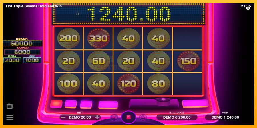 Hot Triple Sevens Hold & Win mesin permainan untuk uang, gambar 4