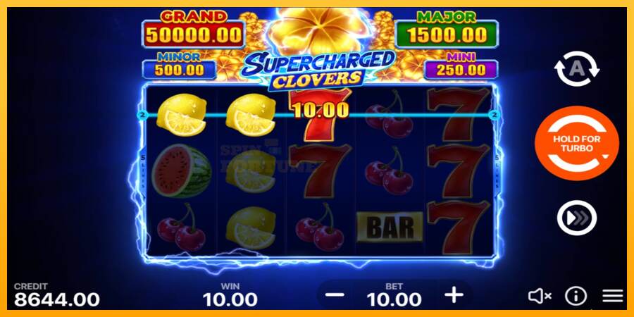 Supercharged Clovers: Hold and Win mesin permainan untuk uang, gambar 3